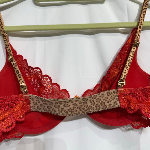 Victoria's Secret Red Lace Very Sexy Bra Sz 34C - Picture 7 of 10